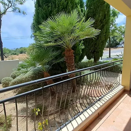 Opomar 2 Bed 3 Bath Ground Floor With Communal Pool *